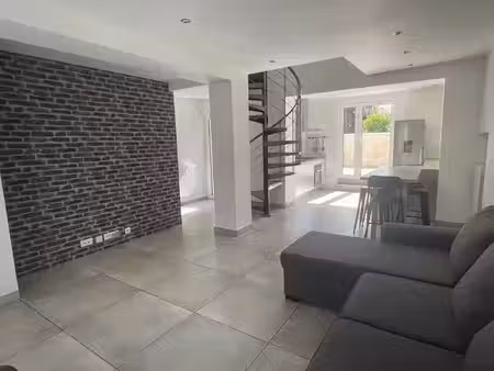 location meublée appartement 4 pièces 83.4 m² à floirac (33270)  1 200 €