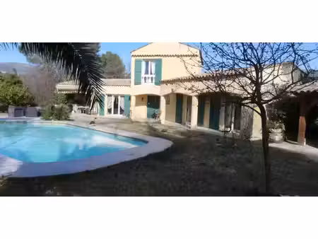 villa avec piscine et terrasse le rouret (06)