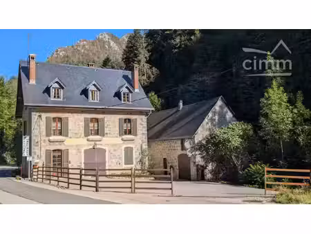 vente maison 9 pièces 226 m² saint-pierre-de-chartreuse (38380)