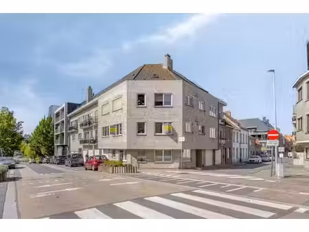 appartement de deux chambres avec box de garage à asse