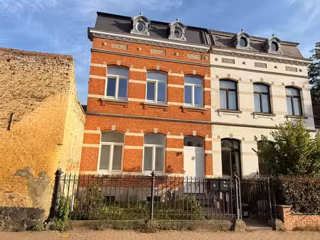 triplex 3ch. dans maison de maître avec terrasse!