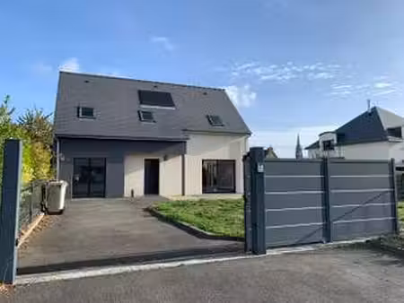 location maison à saint-méloir-des-ondes (35350) : à louer / 109m² saint-méloir-des-ondes