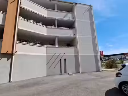 location appartement 2 pièces 46.32 m² à les angles (30133)  640 €