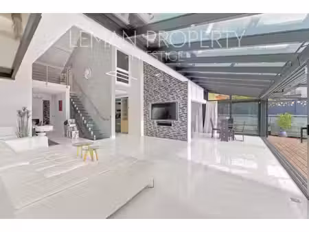 maison de luxe à vendre dans le quartier cités