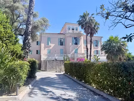à vendre – charmant 2 pièces de 46 m² à antibes