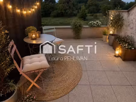 très beau t3 en duplex de 68 m2 avec terrasse
