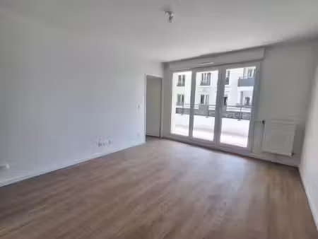 location appartement 2 pièces 44 m² à eragny sur oise (95610)  960 €