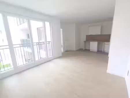 location appartement 2 pièces 42 m² à pontoise (95000)  949 €