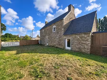 coup de cœur pour cette charmante maison en pierre au cœur de brélidy !