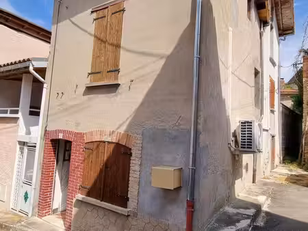 maison 75 m² dans le centre bourg de chateldon