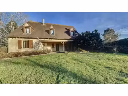 vente : maison de 8 pièces (195 m²) à la chatre
