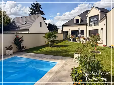 élégante propriété contemporaine avec piscine – prestations d’exception à lacroix-saint-ou