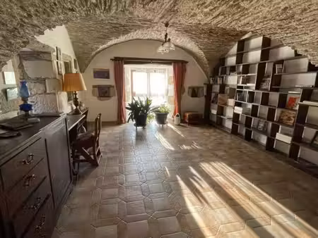 mas  maison authentique en pierres de schiste