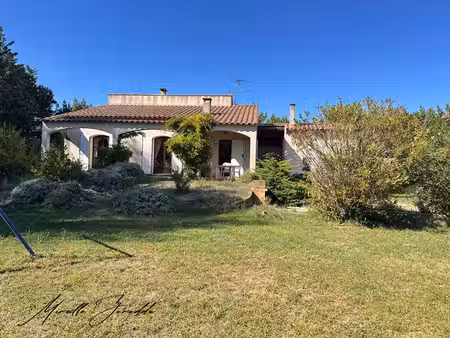 jonquieres saint vincent  villa 4 chambres de 136 m² avec terrasse et terrain attenant