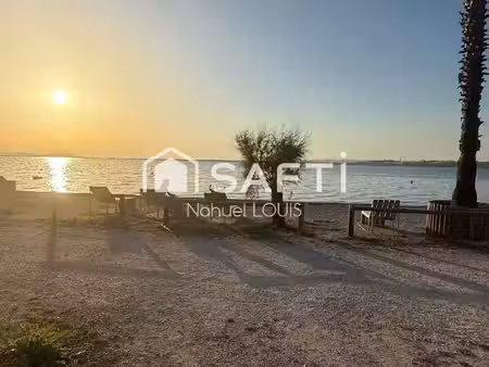 villa – première ligne – les pieds dans l’eau