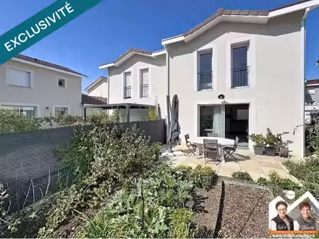 voiron criel-champfeuillet  maison avec jardin  place de parking privative et vue montagne
