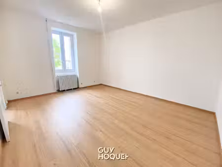 maison rénovée avec garage et dépendances ? montceau-les-mines
