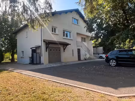 grande villa rénovée sur terrain constructible