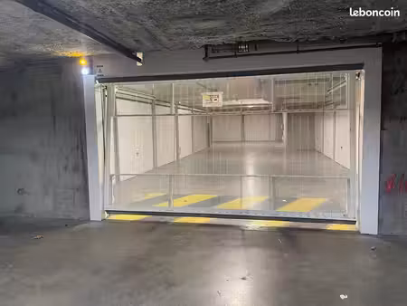 vends garage fermé lyon 7