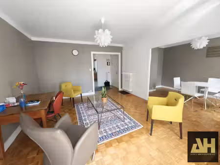 rare - centre ville - appartement t4 de 71 m2 avec ascenseur et balcon - parfait état