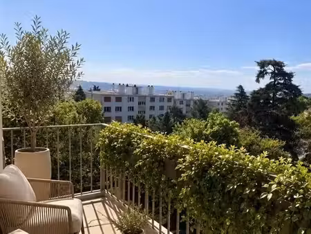 appartement 3 pièces avec balcon  garage fermé. la mulatier