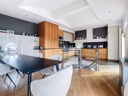 triplex a deux pas du centre de tilff avec vue 360 ° ourthe