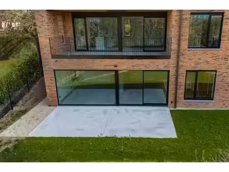 résidence d'ockham : rez-de-chaussée jardin  3 ch  2sdb.