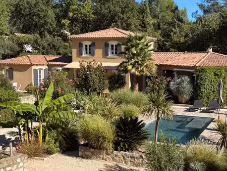 villa d'exception 172 m² - piscine - terrain arboré de 2 000 m²