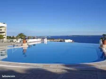 cannes t2 vue mer clim/parking/piscine