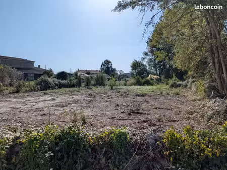 terrain à bâtir de 680 m² - 30 000