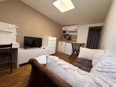 à louer – t1 bis meublé 30 m² – 600 tout compris – dole centre
