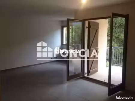 appartement 4 pièces 85.2m² à louer 945 - vif 38450