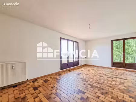 appartement 4 pièces 88.9m² à louer 945 - voiron 38500