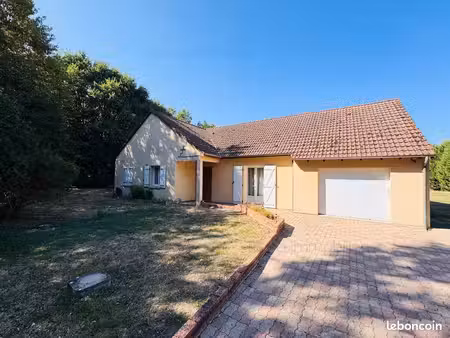 maison 4 chambres avec garage et jardin clos de 3239m²