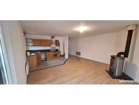 apparemment 75m2 + garage 30m2 590e