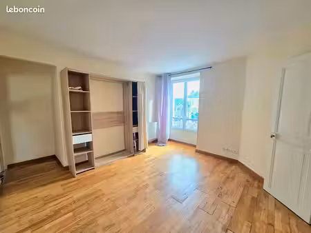 studio 1 pièce 23 m²
