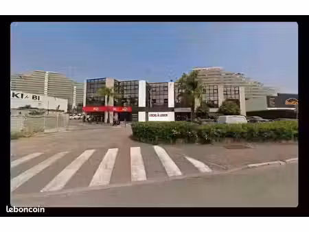 local 200 m² plain-pied rn7 – 9 parkings privatifs