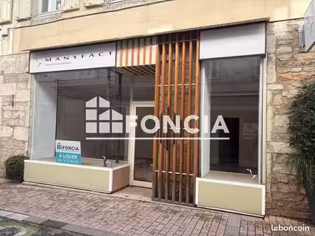 local commercial 3 pièces 78.84m² à louer 830 - bourg en bresse 01000