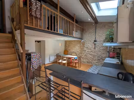 loue jolie maison de village