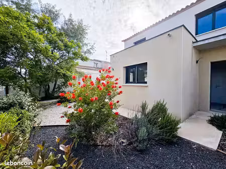 villa 5 pièces 140 m²