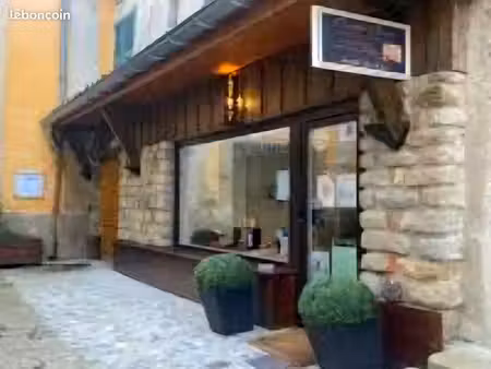 bien rare - local commercial au coeur de saint-martin-vésubie