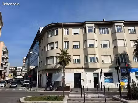 local commercial 95 m² nice