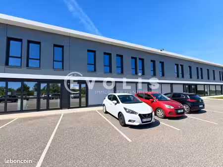local d'activité 196 m²