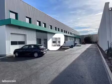 local d'activité 462 m²