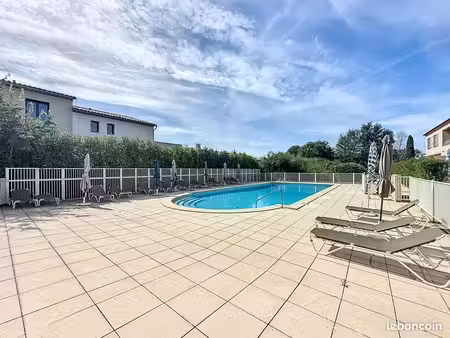 superbe apartement avec terrasse dans résidence avec piscine