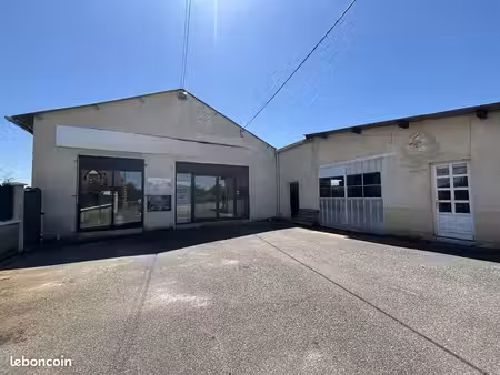 garage 800 m² le bouchaud