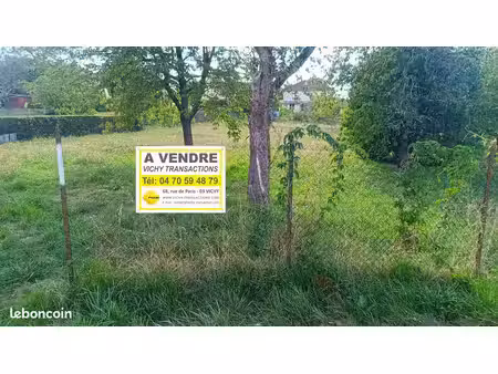 terrain 1285 m² cusset