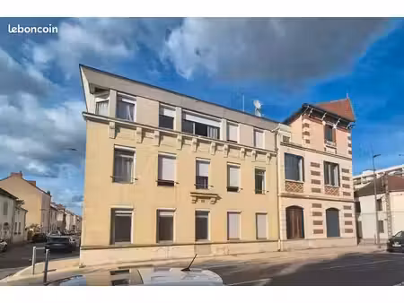 immeuble 876 m² montlucon