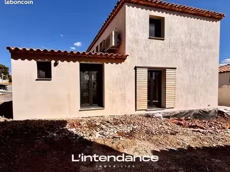villa 4 pièces 92 m²
