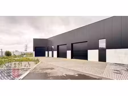 bâtiment d’entreprise à louer à zellik pour € 2.400